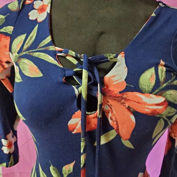 Top - Picture 4 of 4